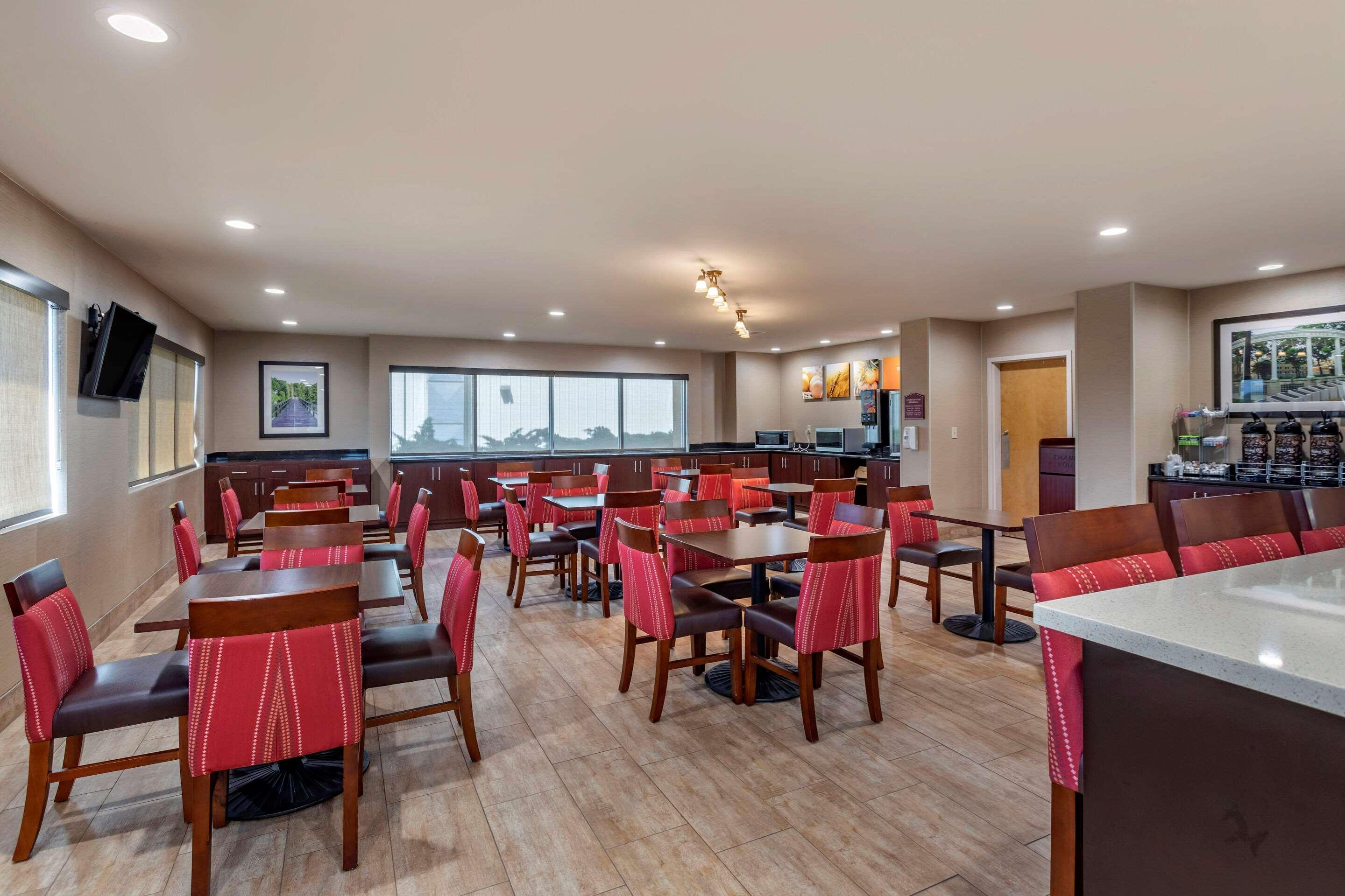 Comfort Suites Florence Shoals Area Exteriör bild
